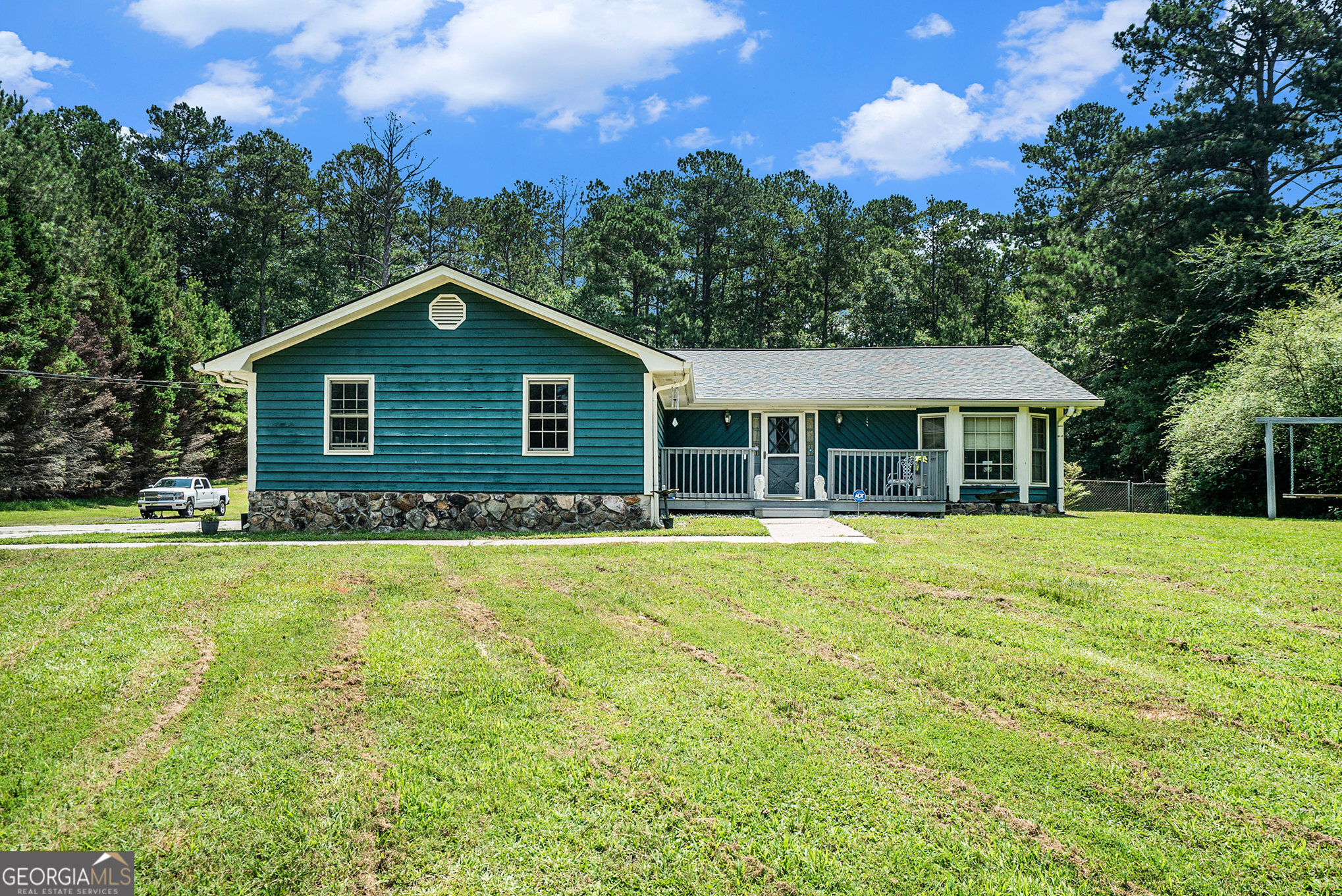 2969 White Road Ne Property Photo 1