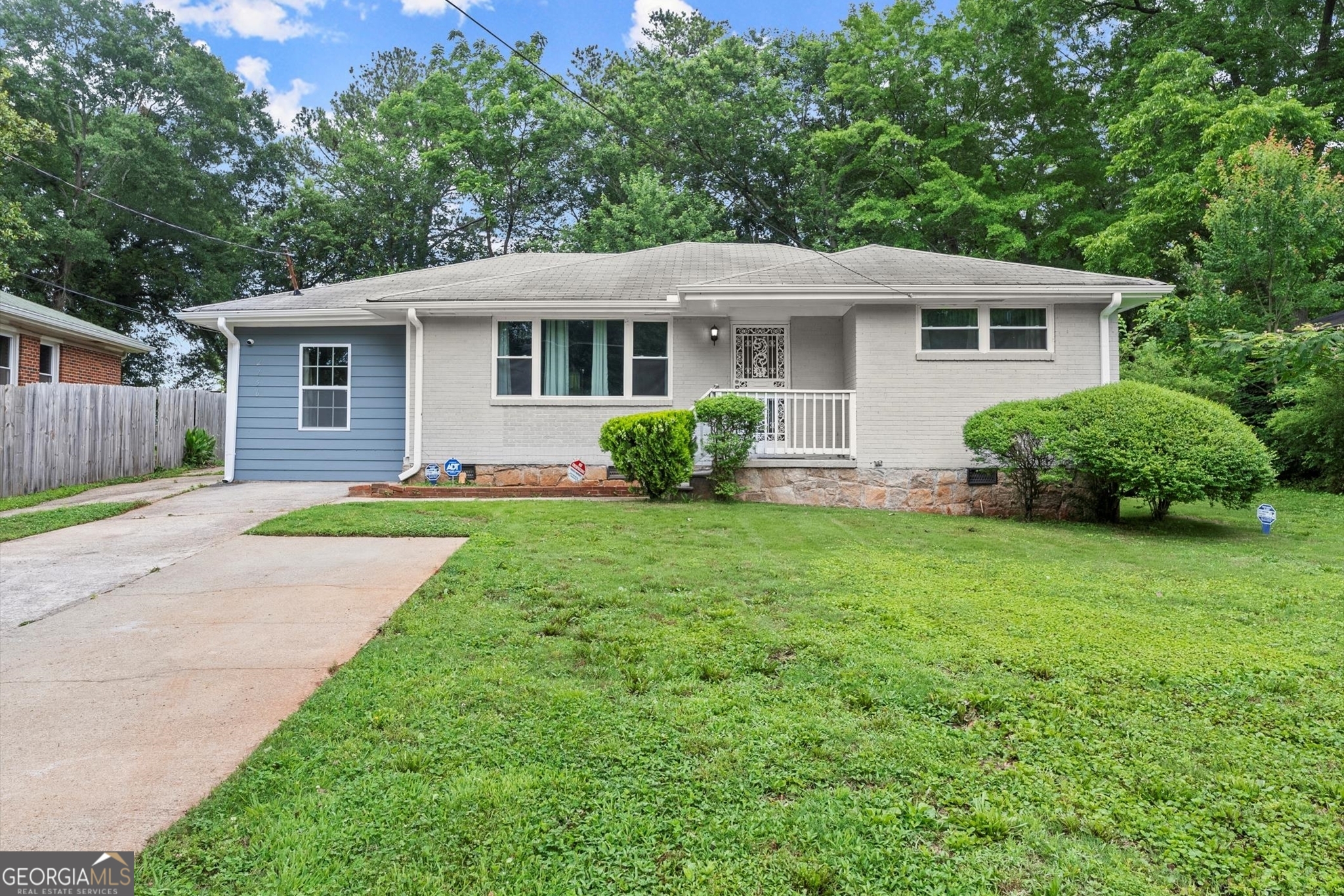 2756 Gresham Road Se Property Photo 1
