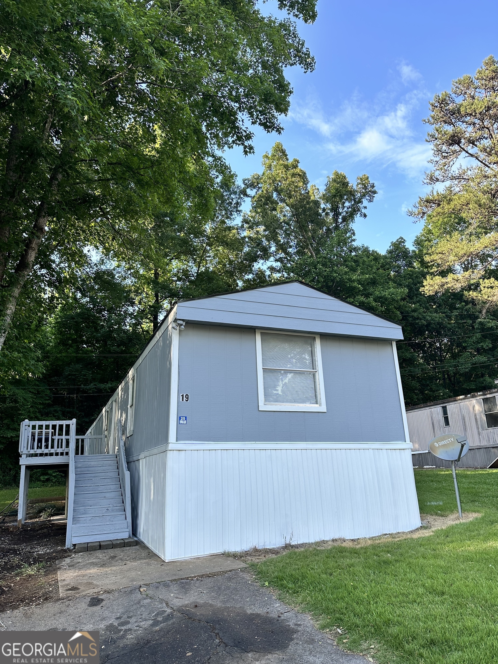 19 Poole Circle Property Photo 1