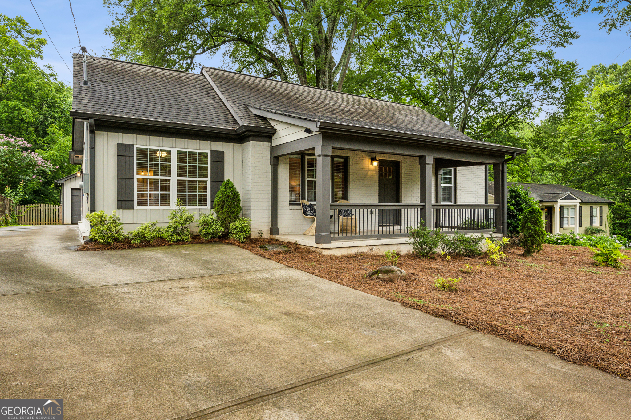 2201 Plantation Lane Property Photo 1