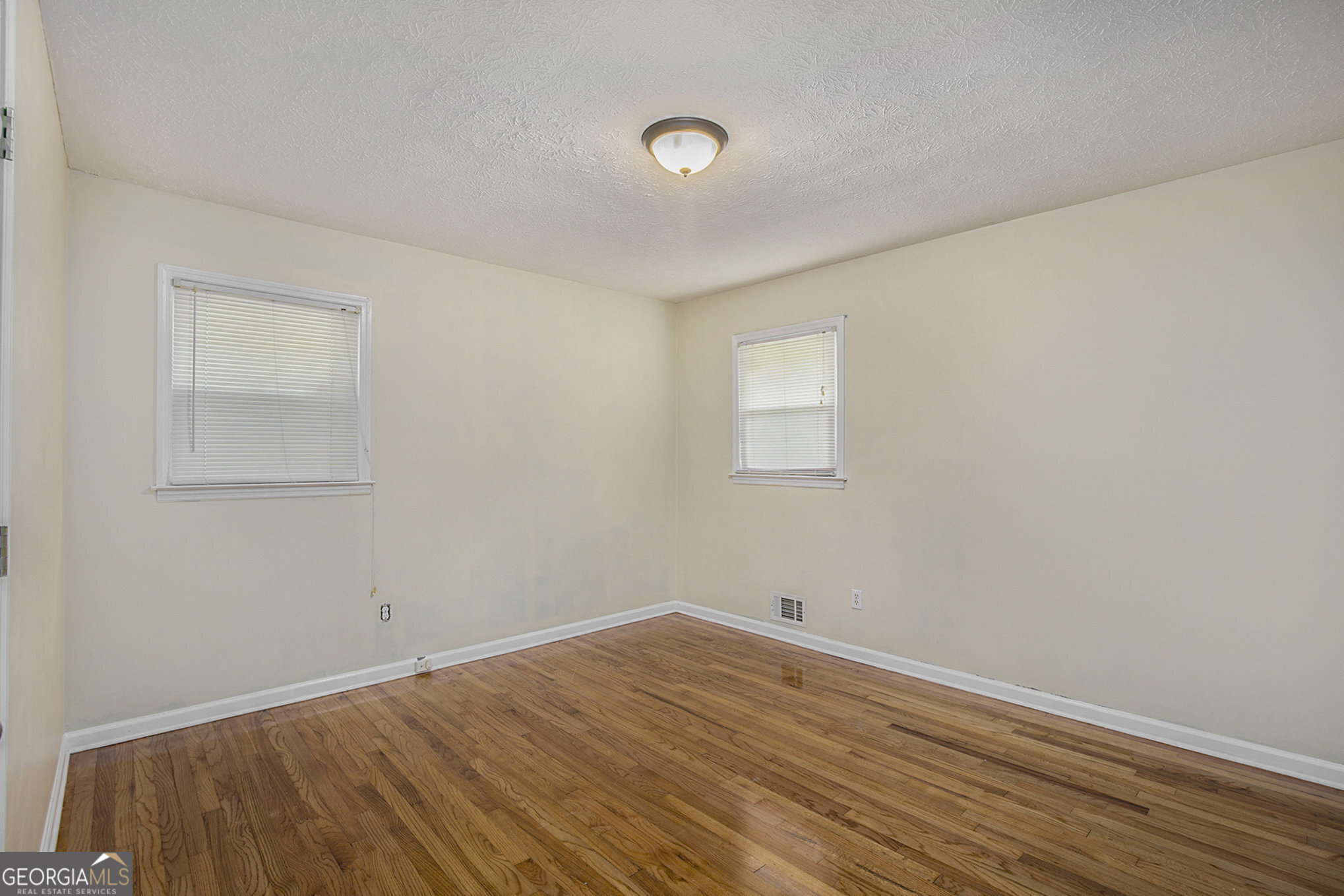 734 Meadowlark Drive Property Photo 17