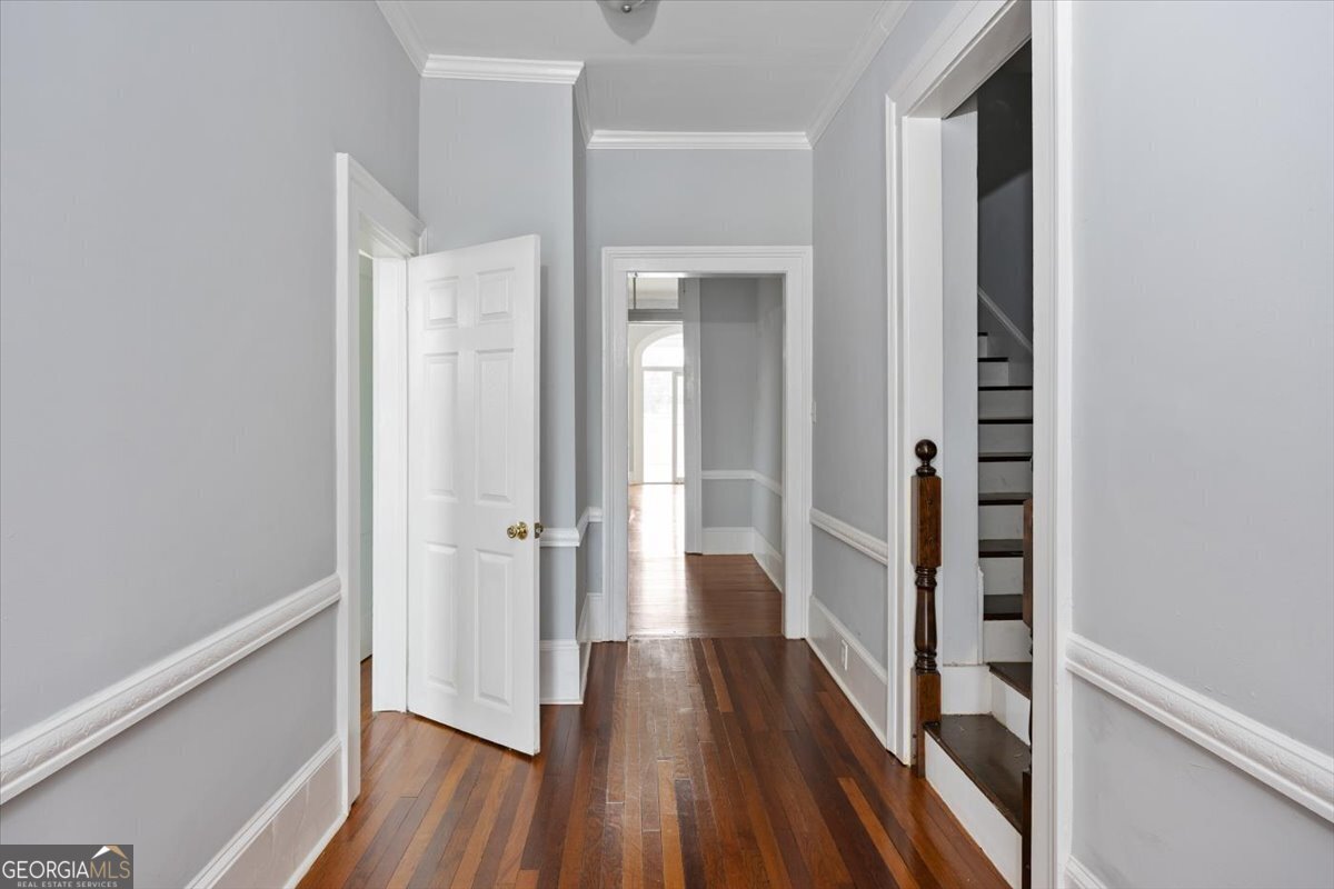 102 E Johnston Street Property Photo 6