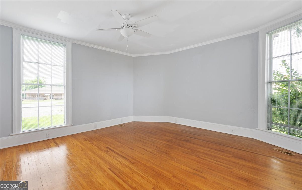 102 E Johnston Street Property Photo 18