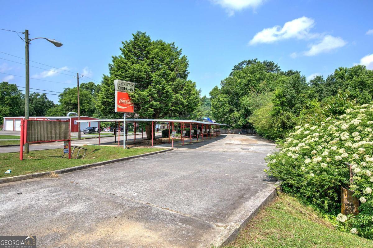 676 Highway 114 Property Photo 8