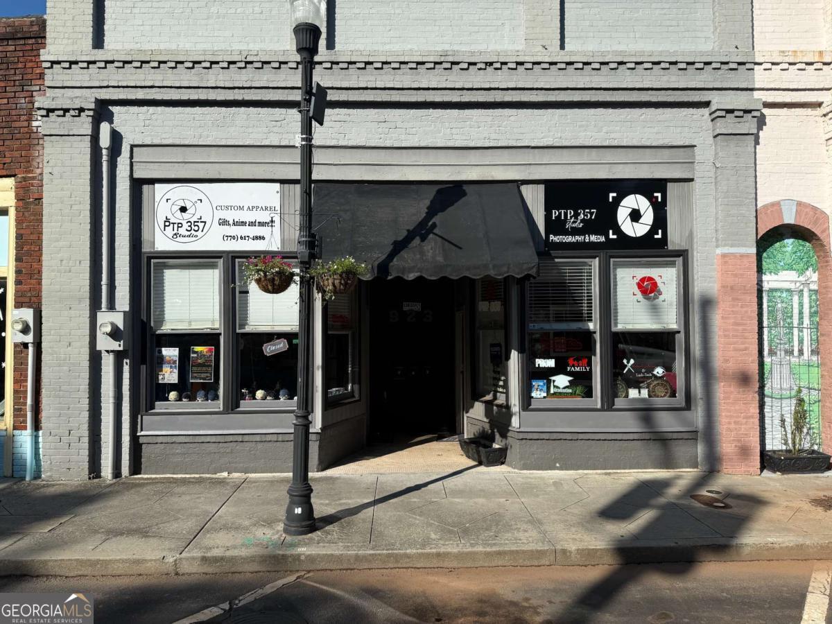 923 Commercial Street Ne Property Photo 2