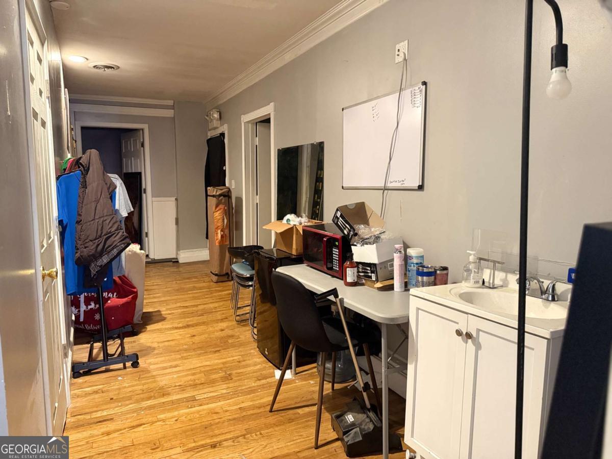 923 Commercial Street Ne Property Photo 6