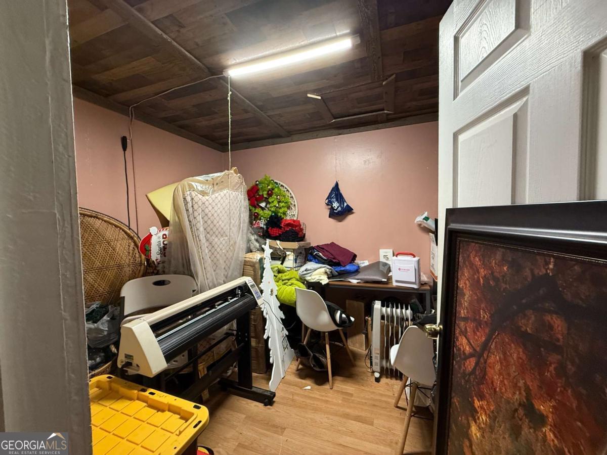 923 Commercial Street Ne Property Photo 9