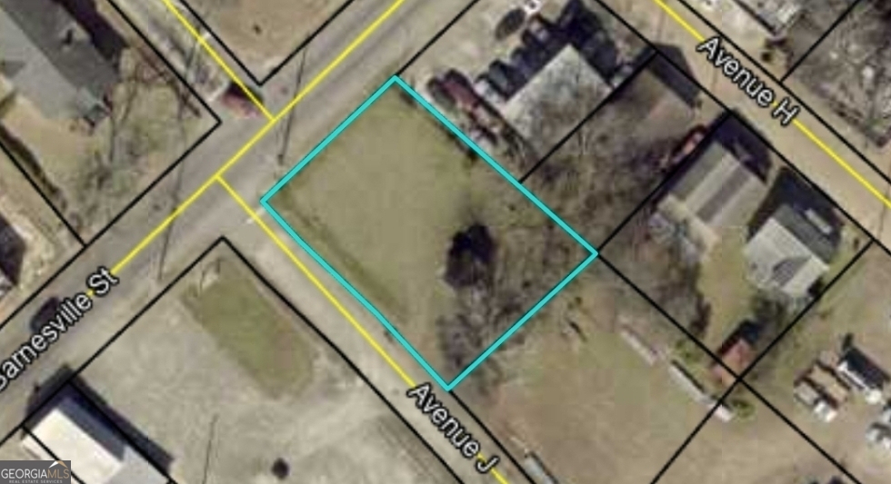 800 Barnesville Street Property Photo 1