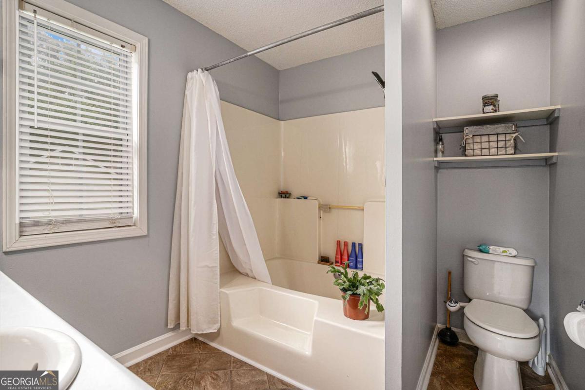 220 Spring Circle Property Photo 17