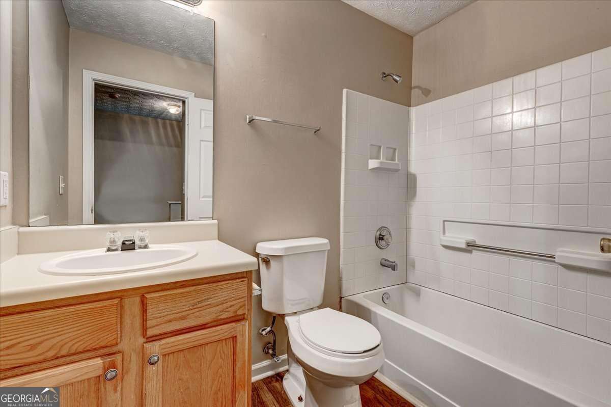 2289 Strathmoor Manor Drive Property Photo 2