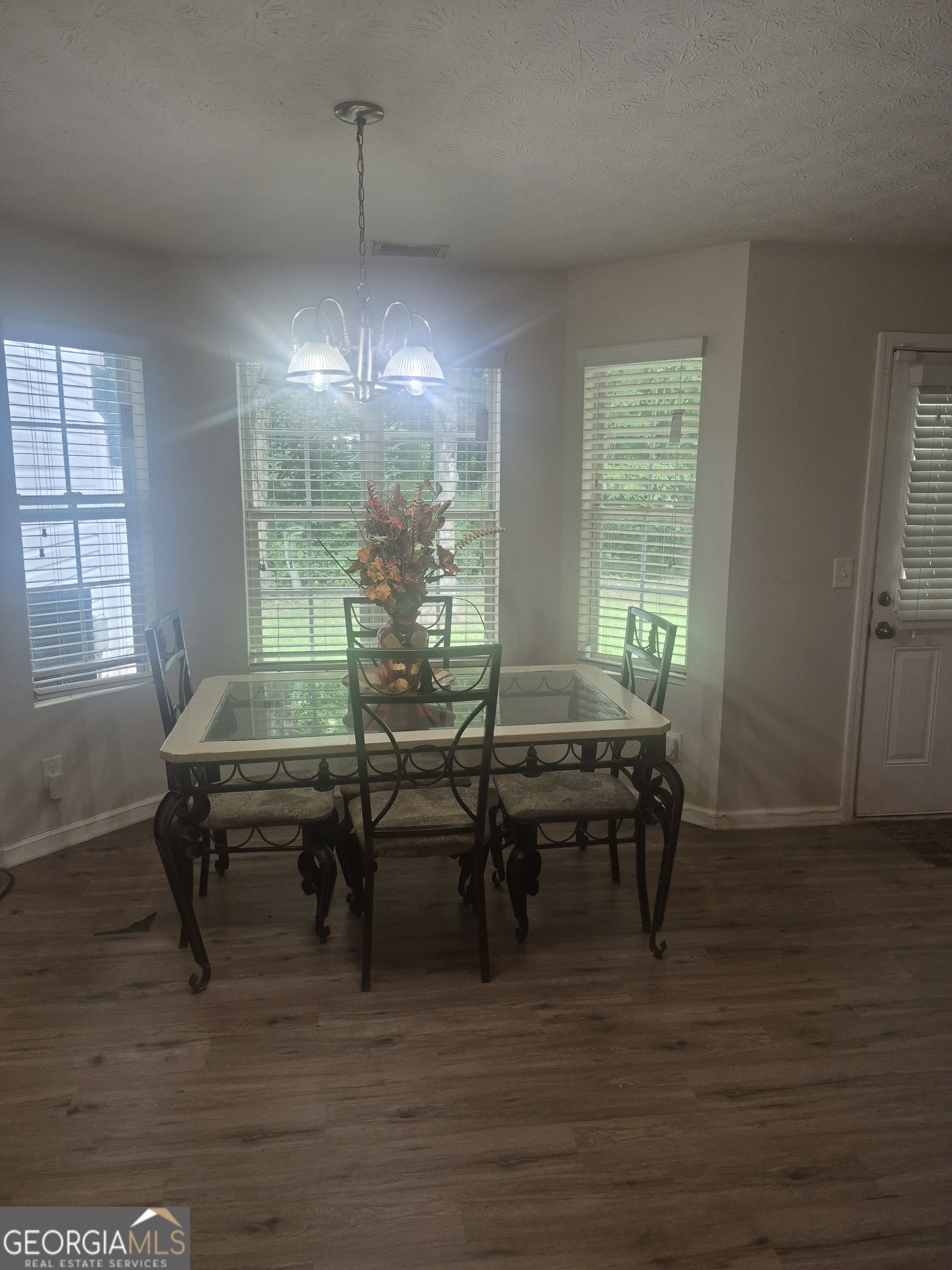 2289 Strathmoor Manor Drive Property Photo 3