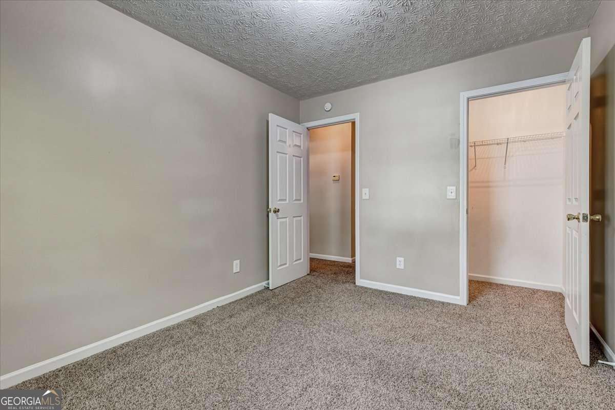 2289 Strathmoor Manor Drive Property Photo 4