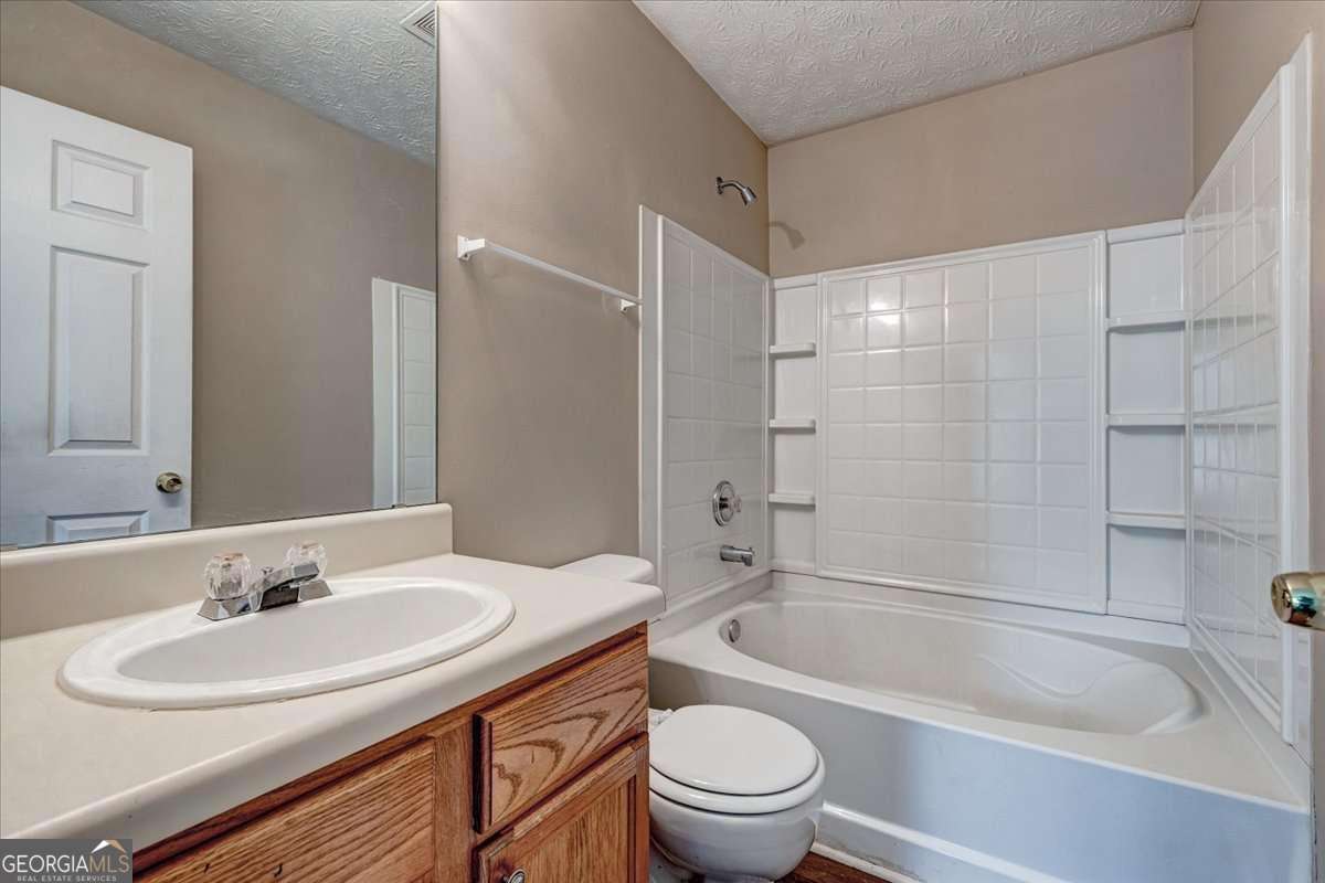 2289 Strathmoor Manor Drive Property Photo 6
