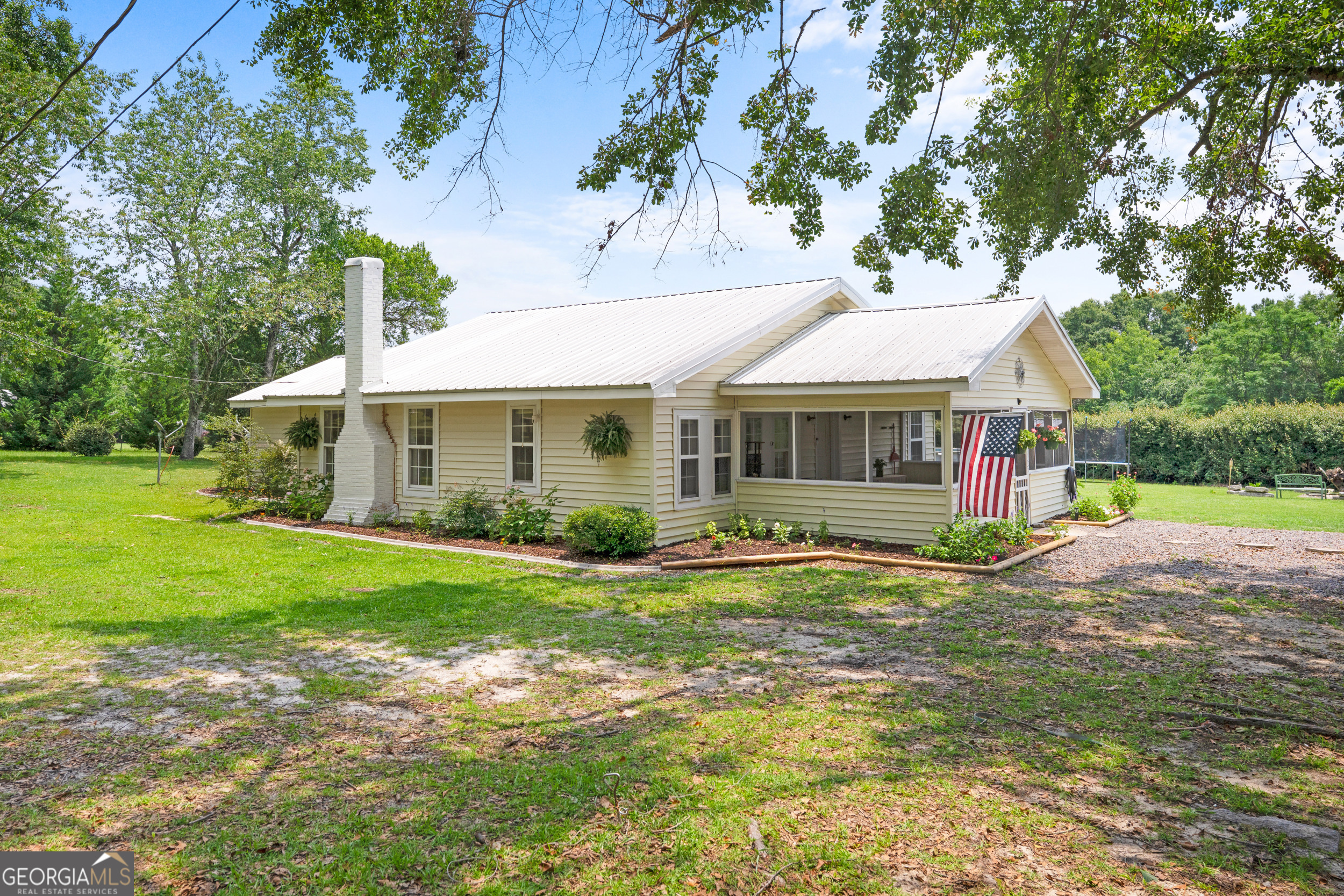 1072 Burtons Ferry Highway Property Photo 1