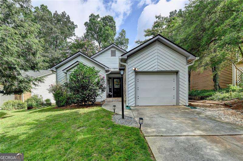 1133 Capital Club Circle Ne Property Photo 1