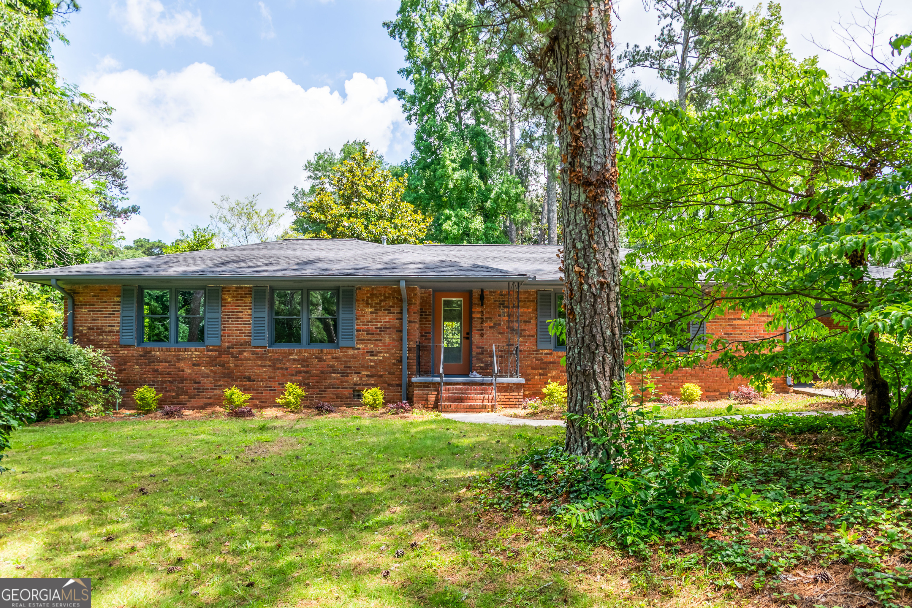 3219 W Manor Lane Property Photo 1