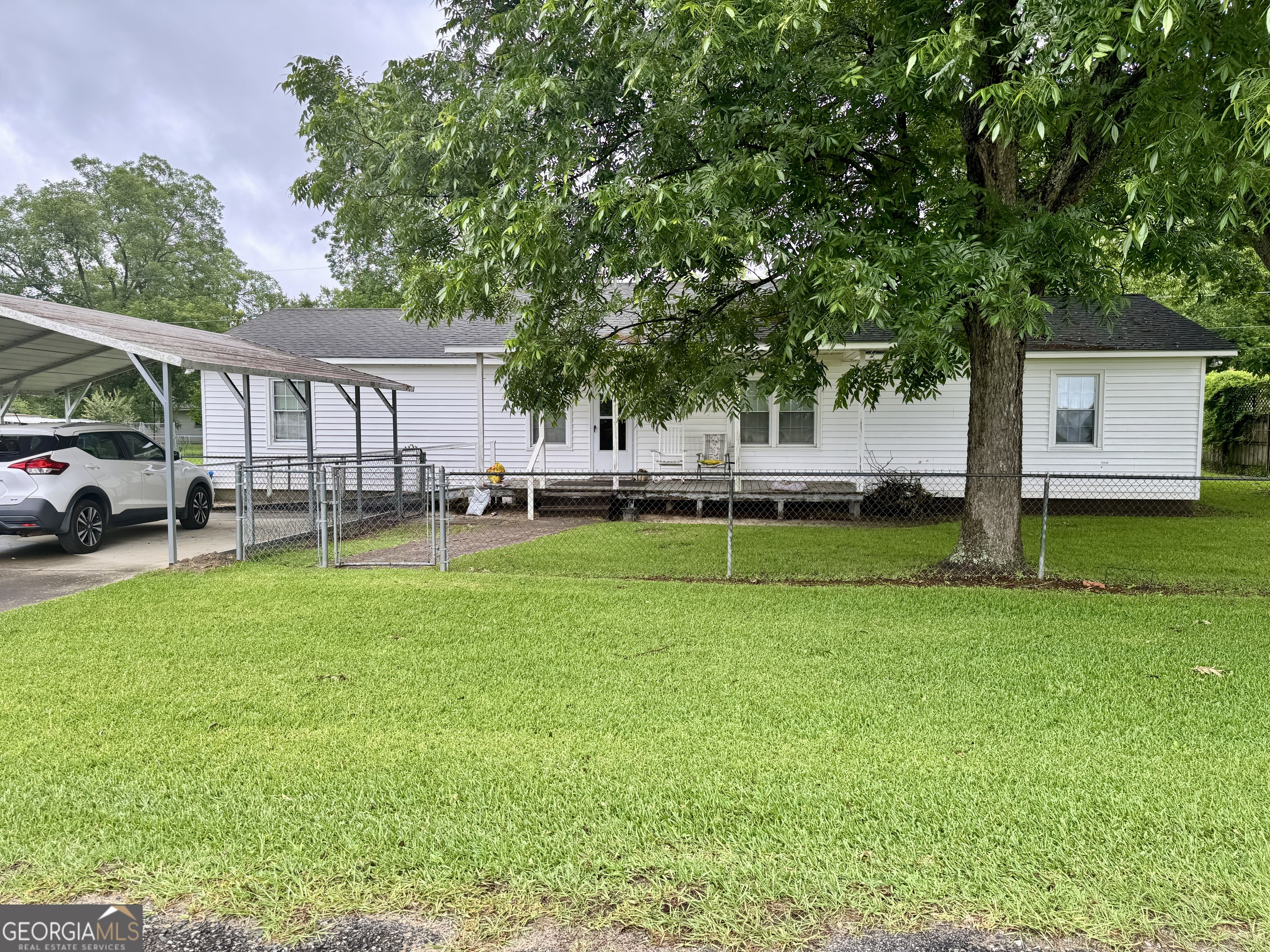2204 Sheppard Road Property Photo 1