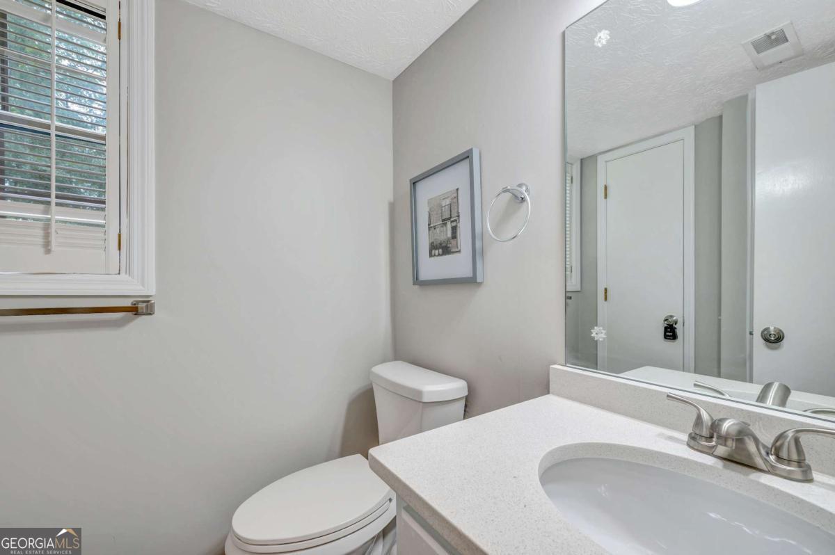 2011 Kemp Road Property Photo 4