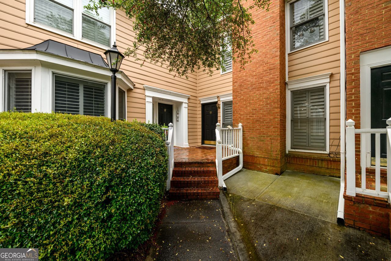 7500 Roswell Road # 18 Property Photo 1