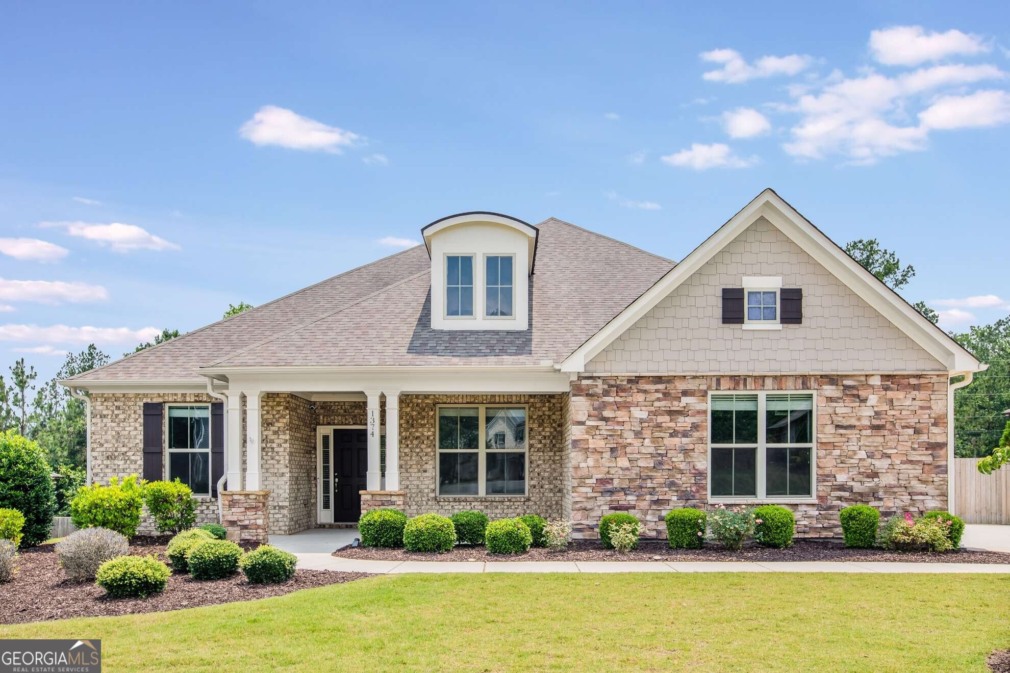 1374 Highland Wood Court Property Photo 1