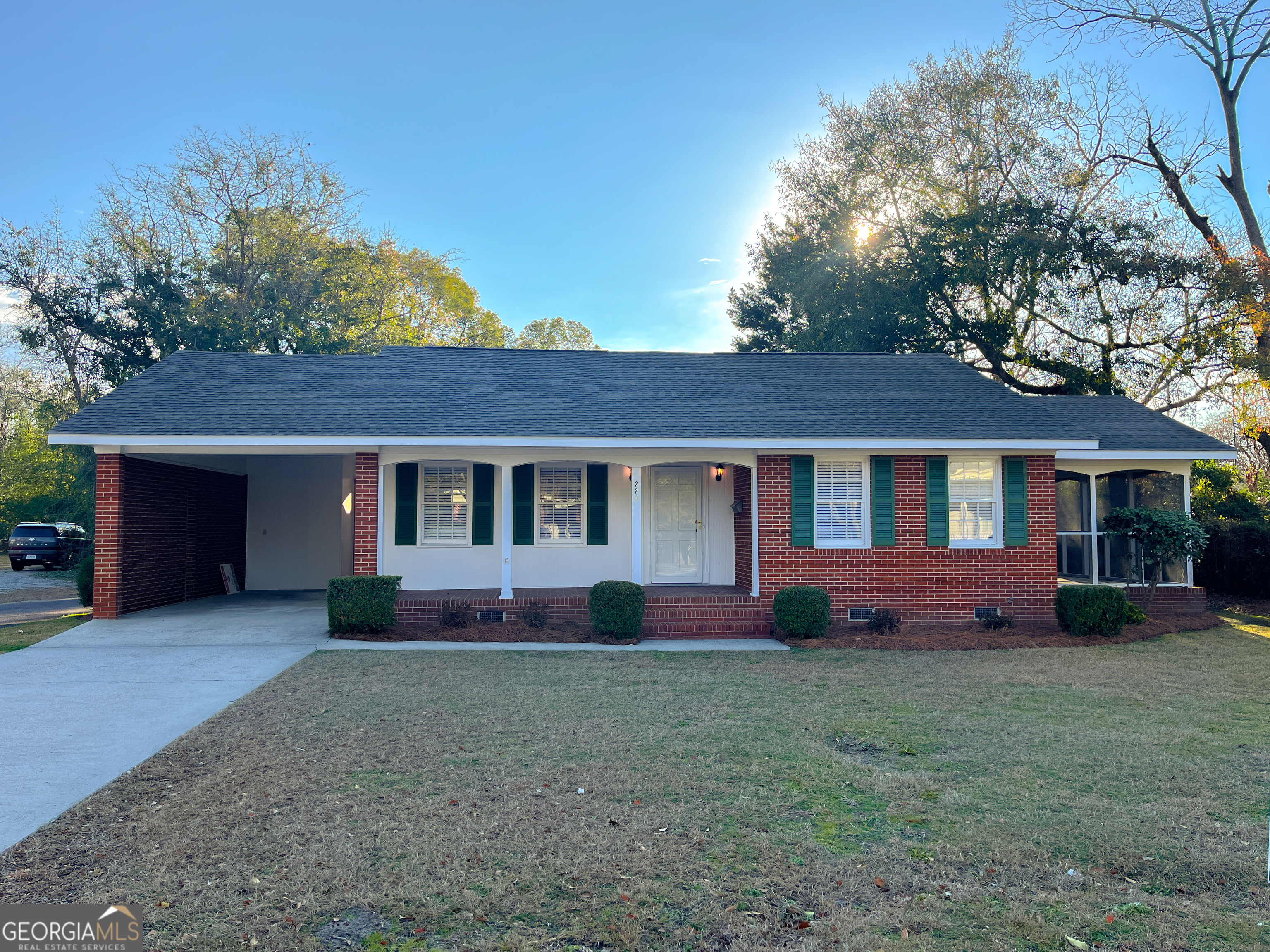 220 S Zetterower Avenue Property Photo 1