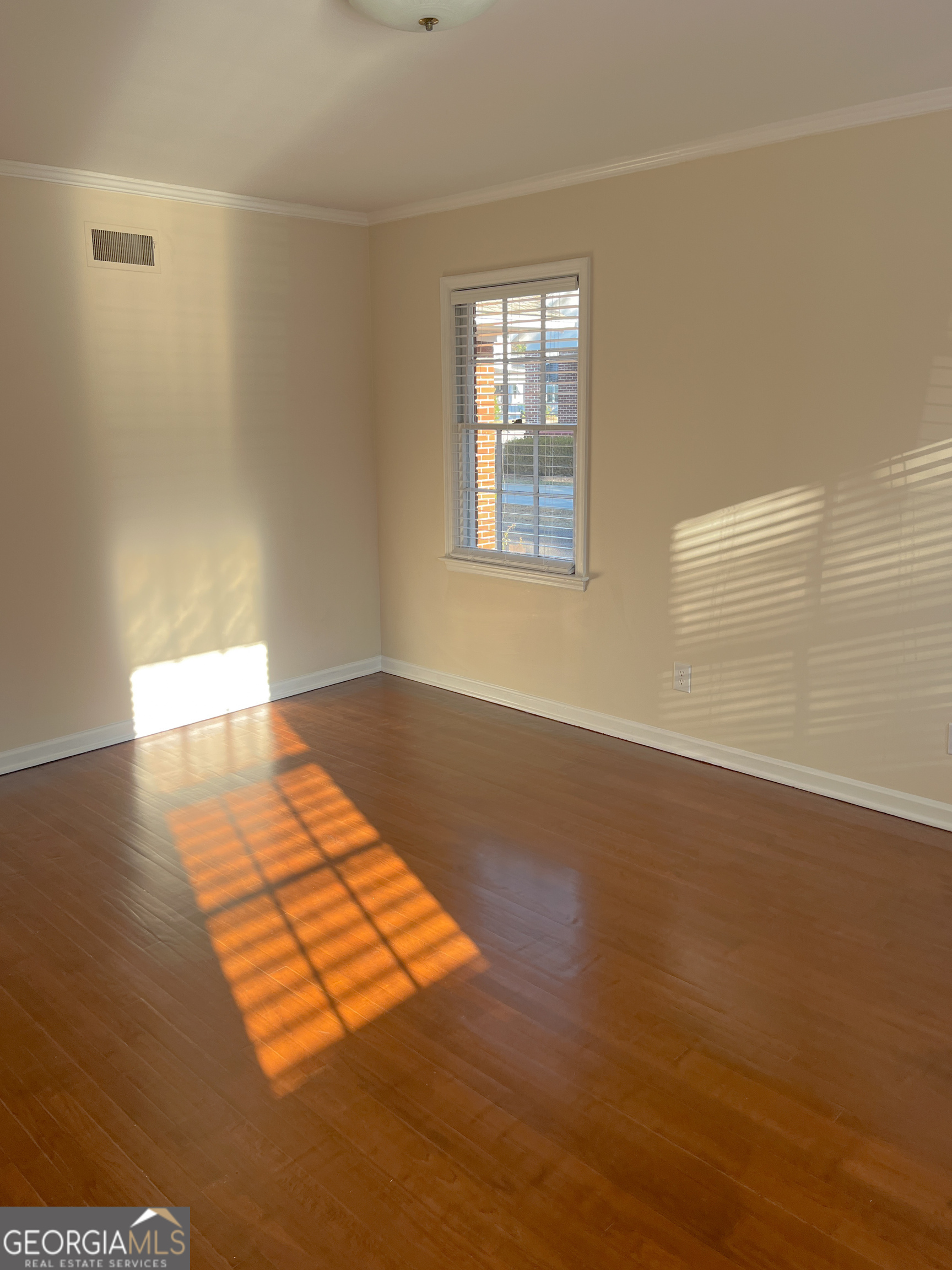 220 S Zetterower Avenue Property Photo 15