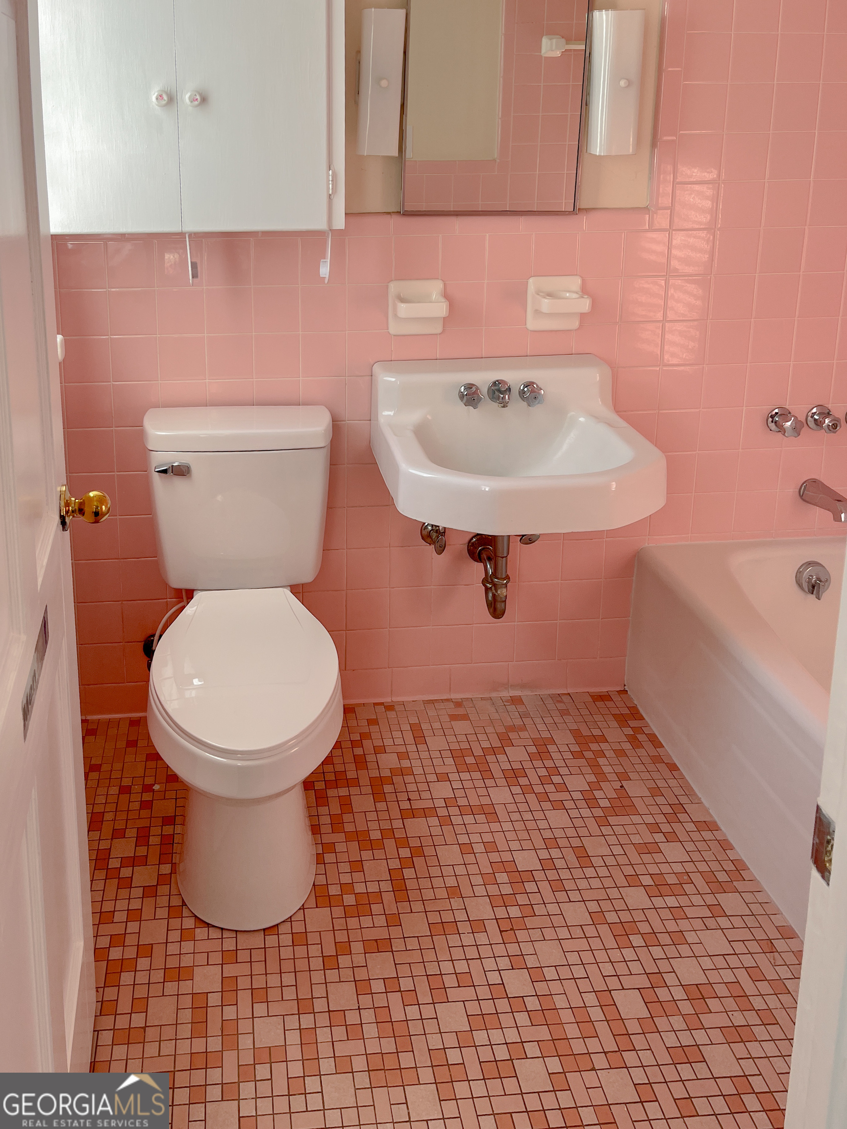 220 S Zetterower Avenue Property Photo 16