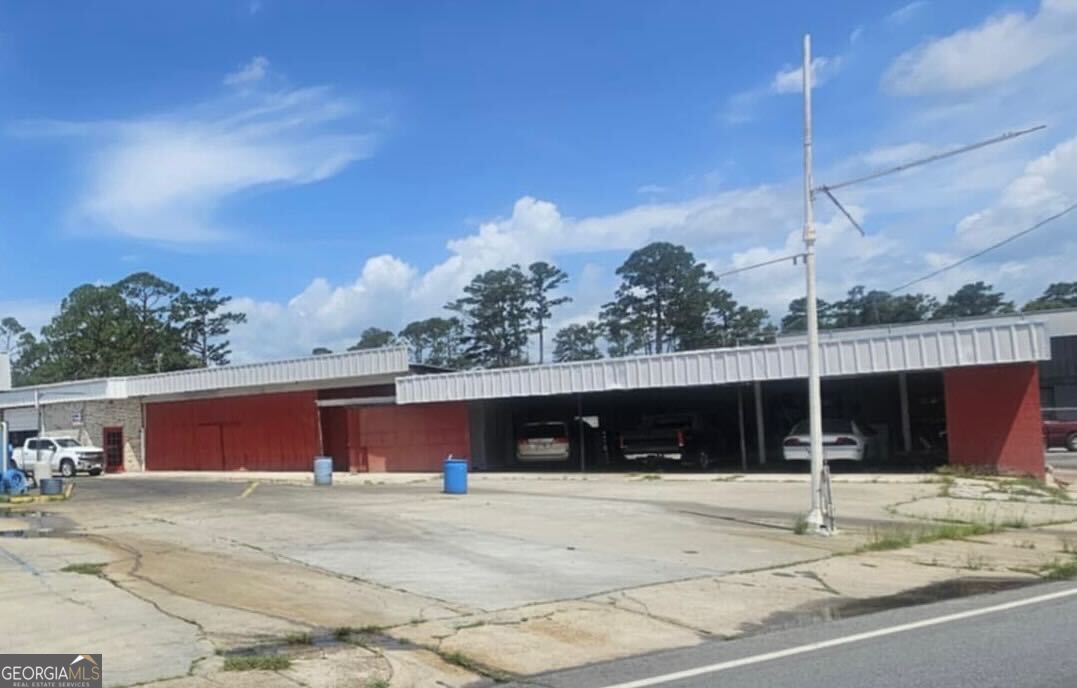 1000 N Ashley Street Property Photo 2