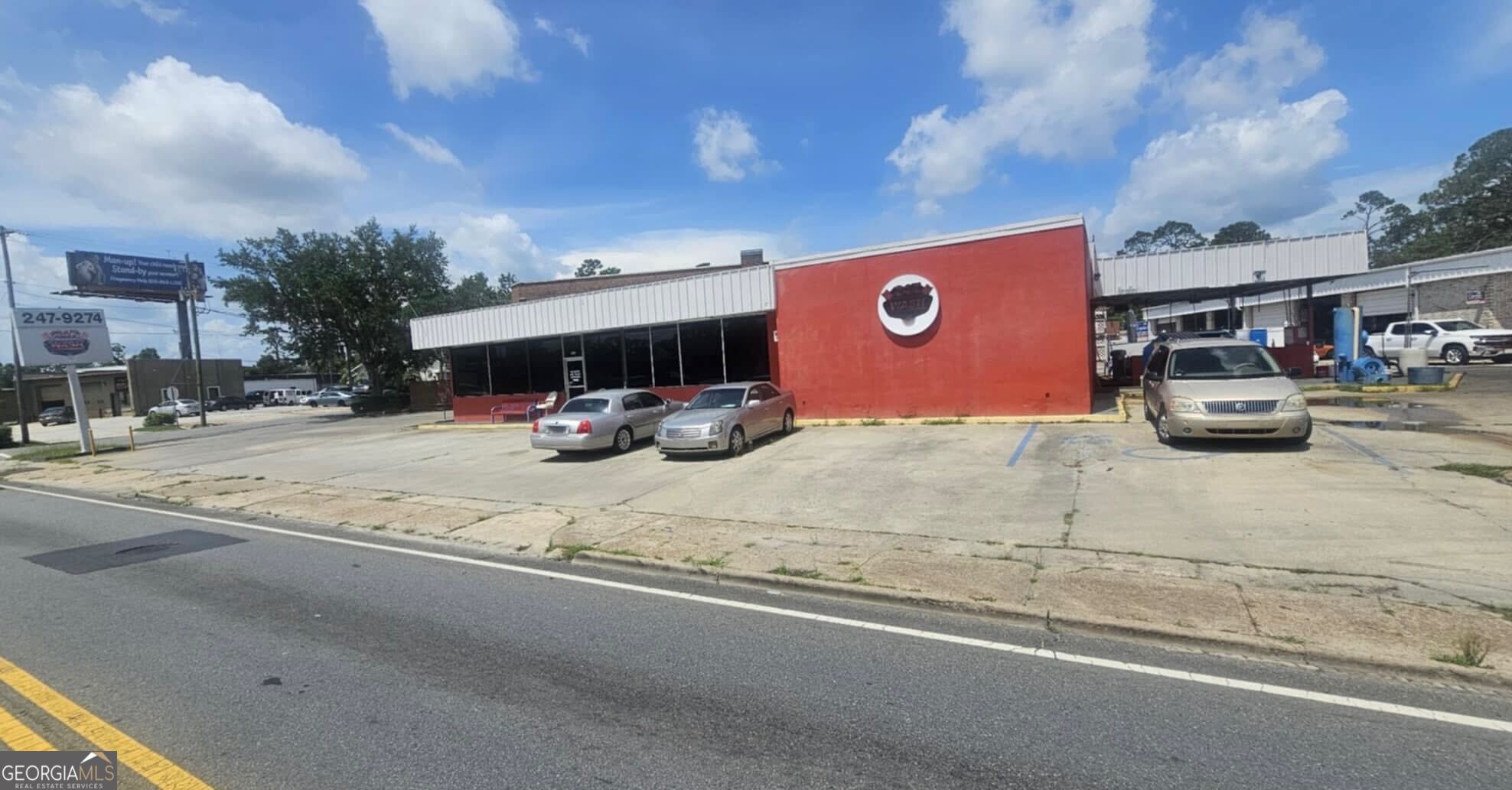 1000 N Ashley Street Property Photo 3