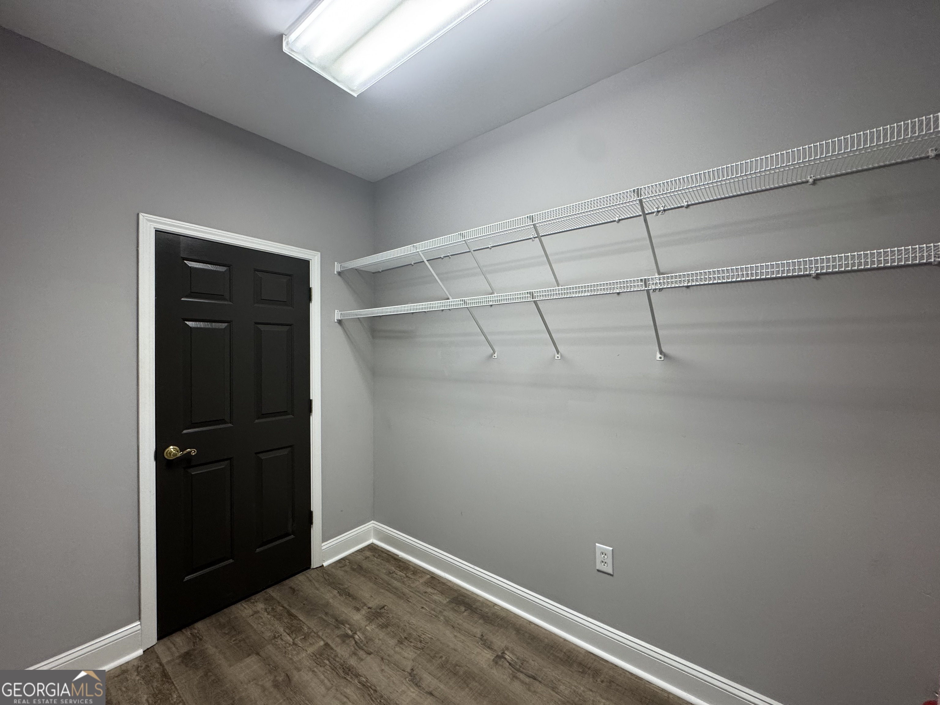 352 Corporate Center Court Property Photo 4