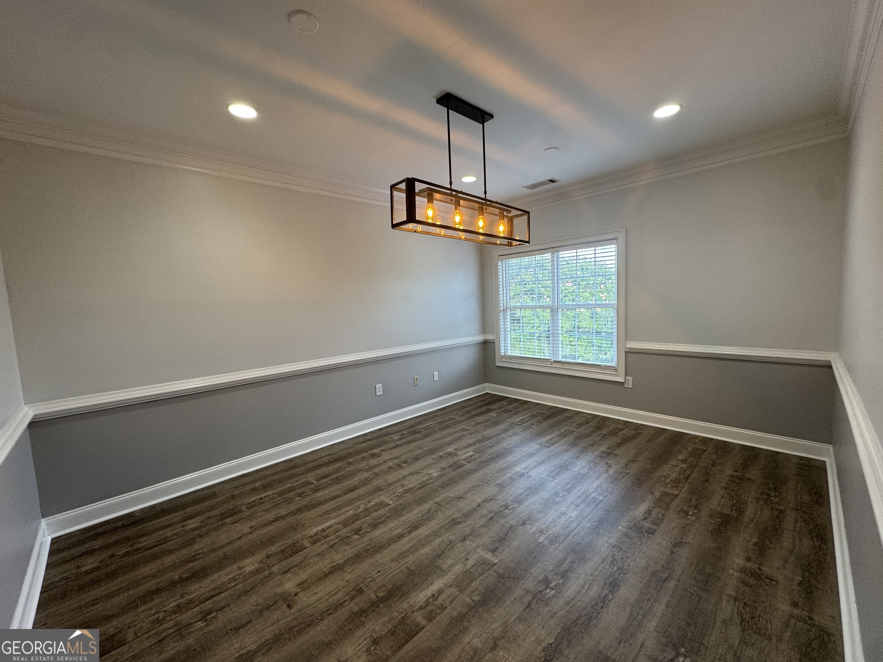 352 Corporate Center Court Property Photo 6