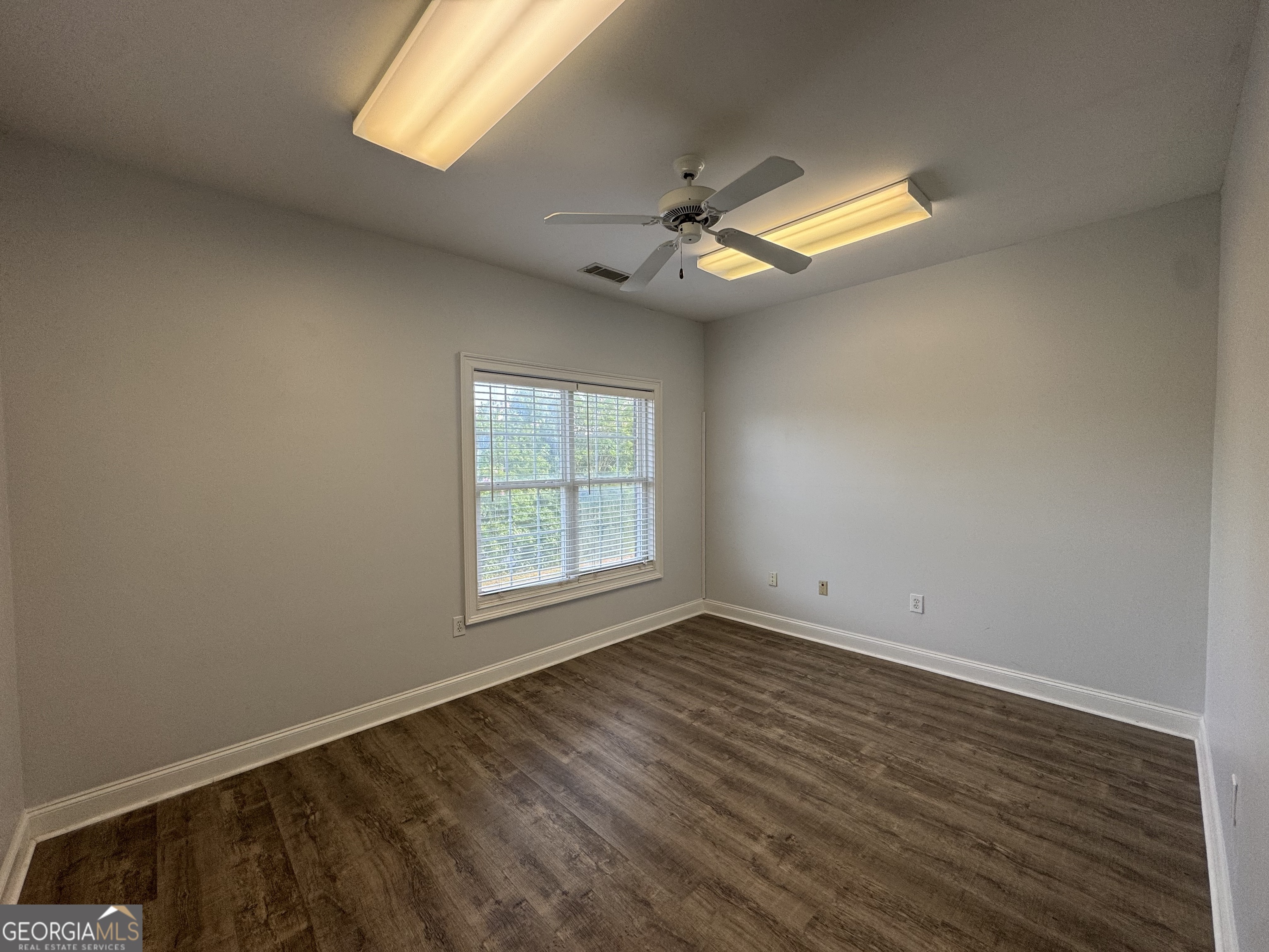 352 Corporate Center Court Property Photo 7