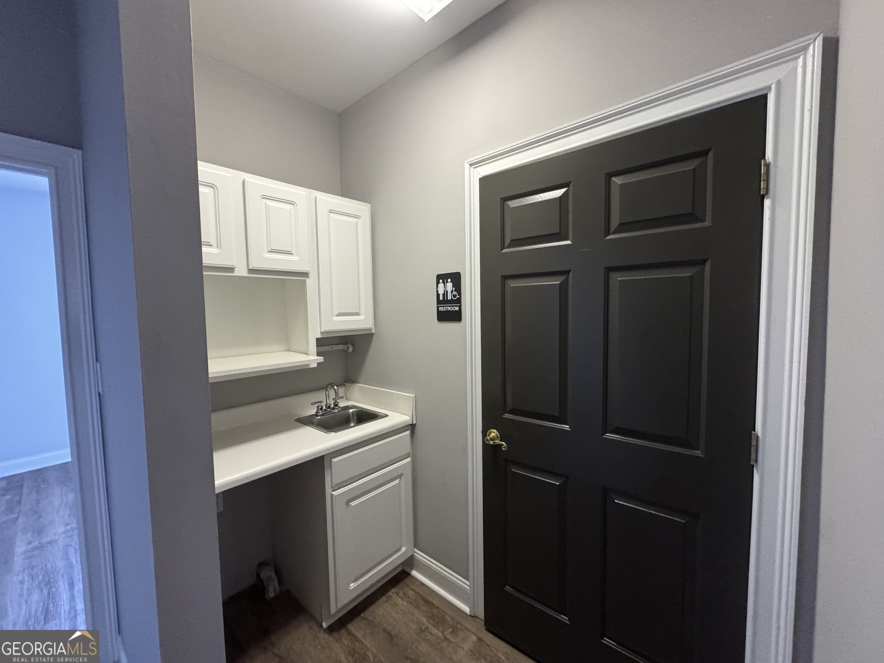 352 Corporate Center Court Property Photo 11