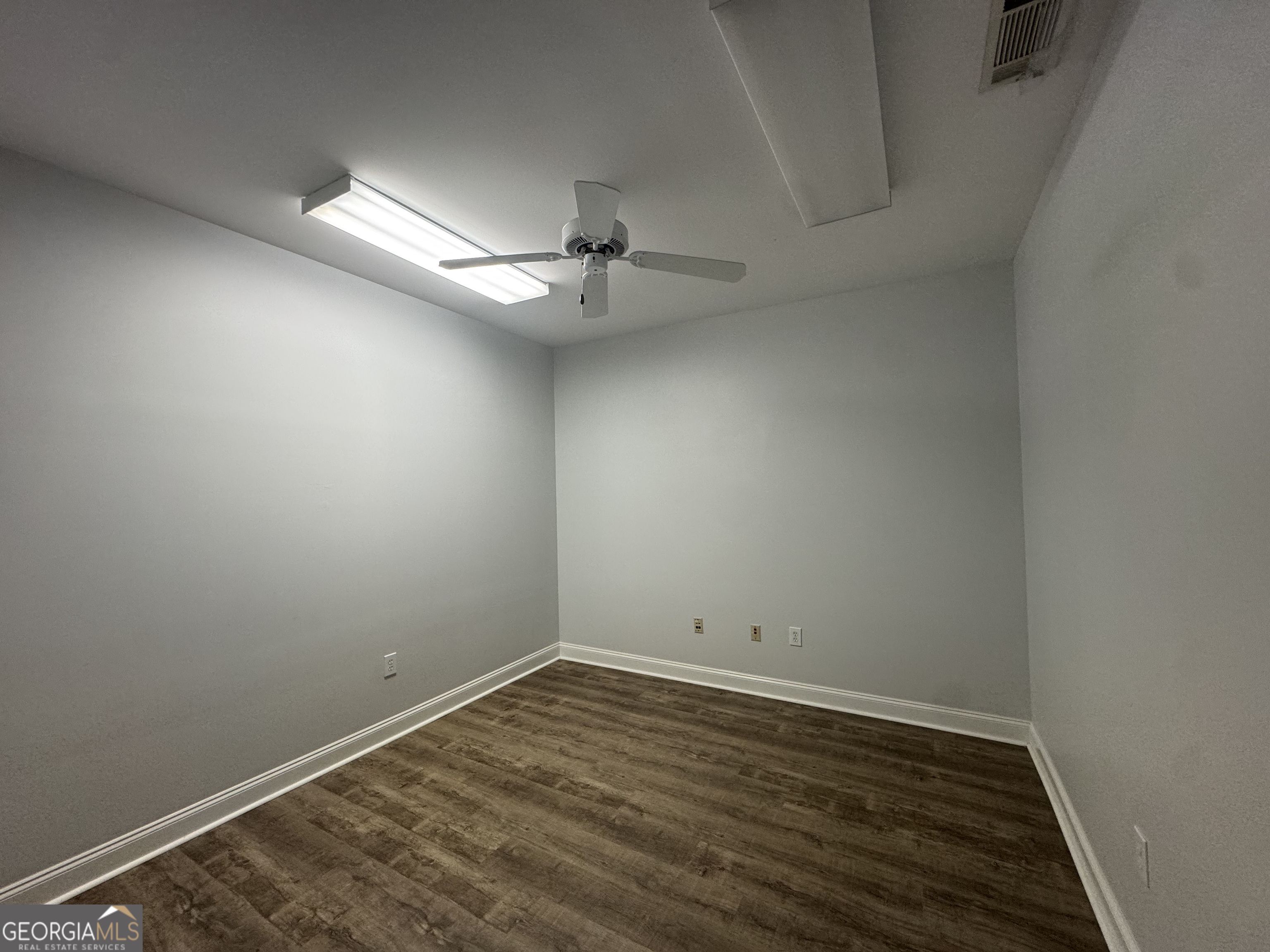 352 Corporate Center Court Property Photo 13
