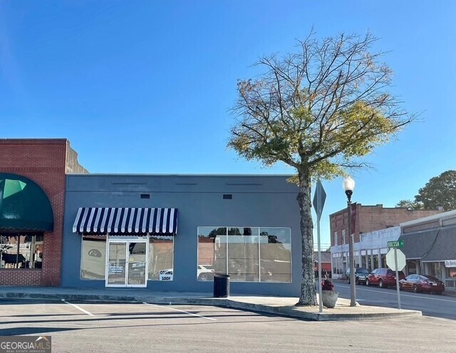 38 W Alabama Street