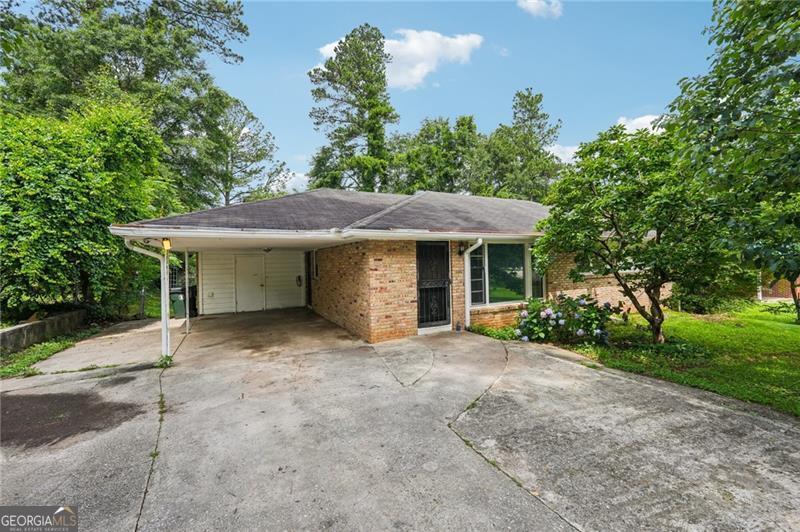 2880 Shallowford Road Property Photo 1