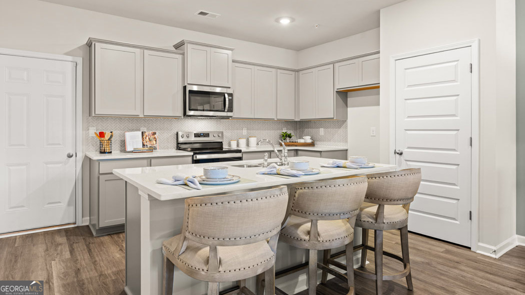 348 Sound Circle Property Photo 3