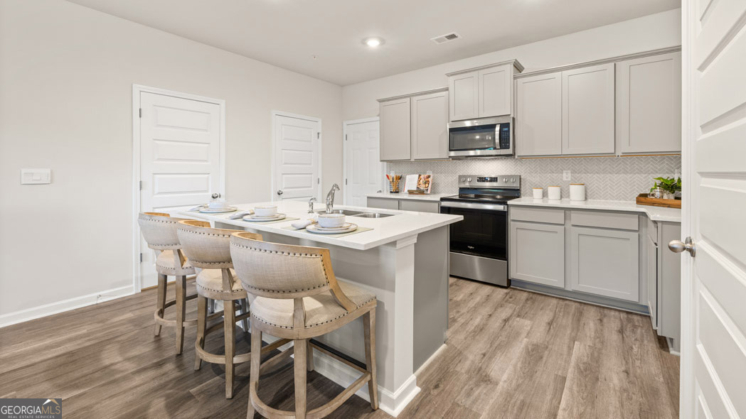 348 Sound Circle Property Photo 5