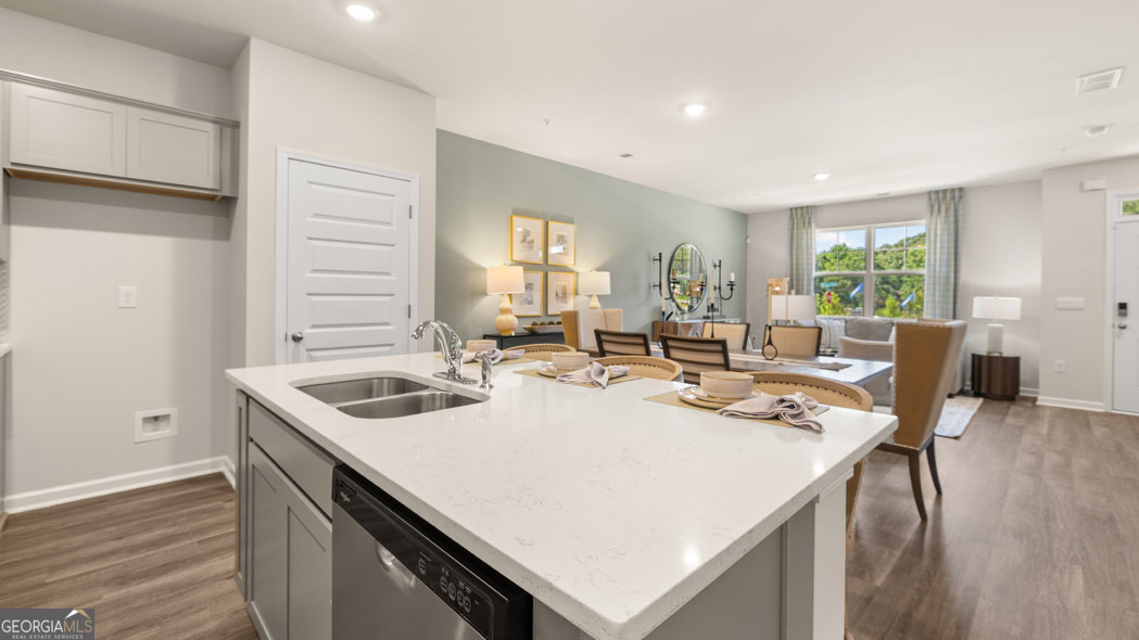 348 Sound Circle Property Photo 6