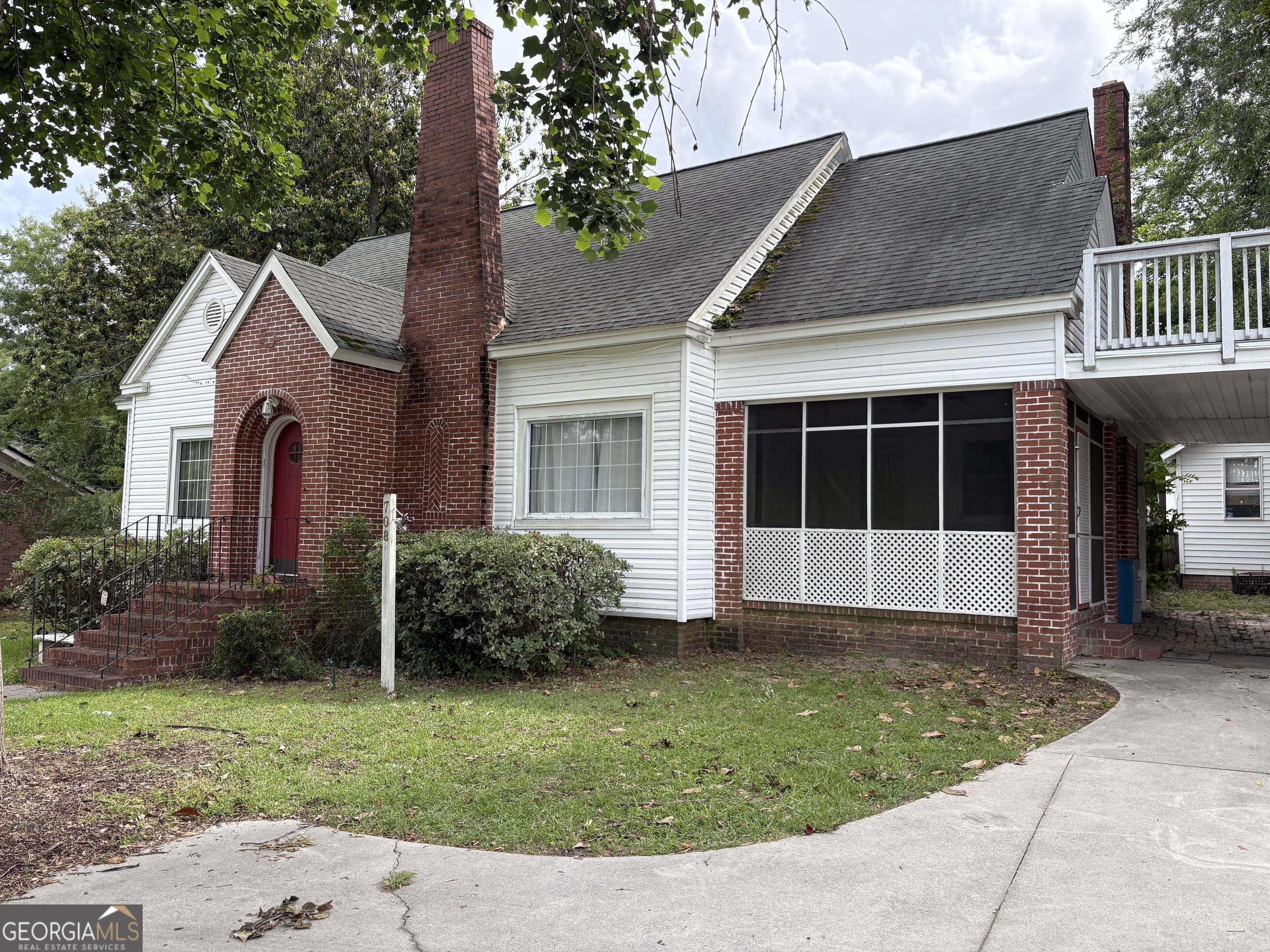 708 S Main Street Property Photo 1