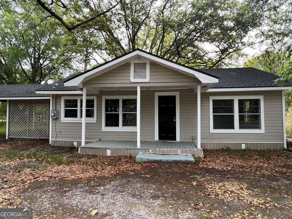 590 Carswell Property Photo 1