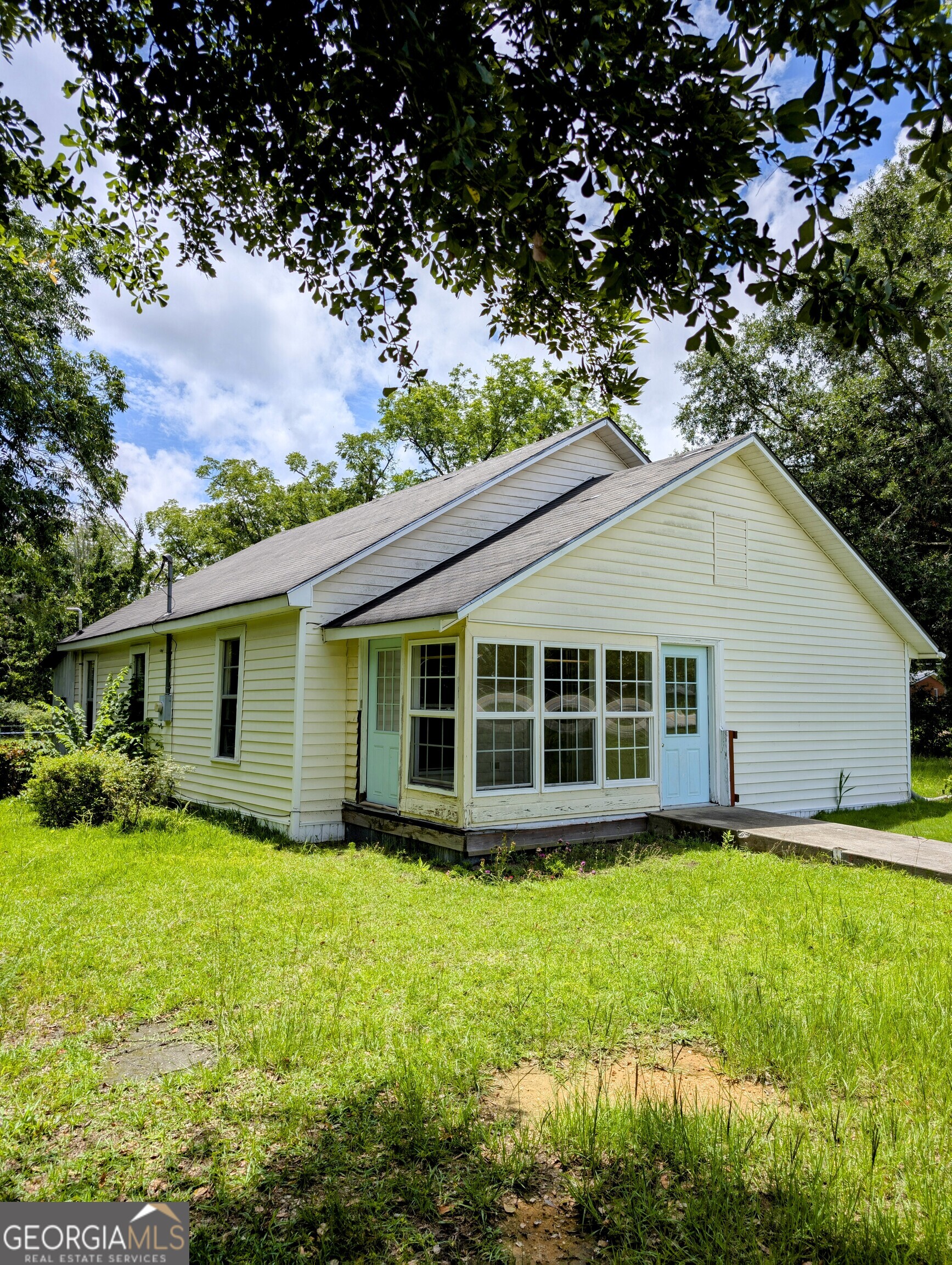 912 5th Avenue Property Photo 1