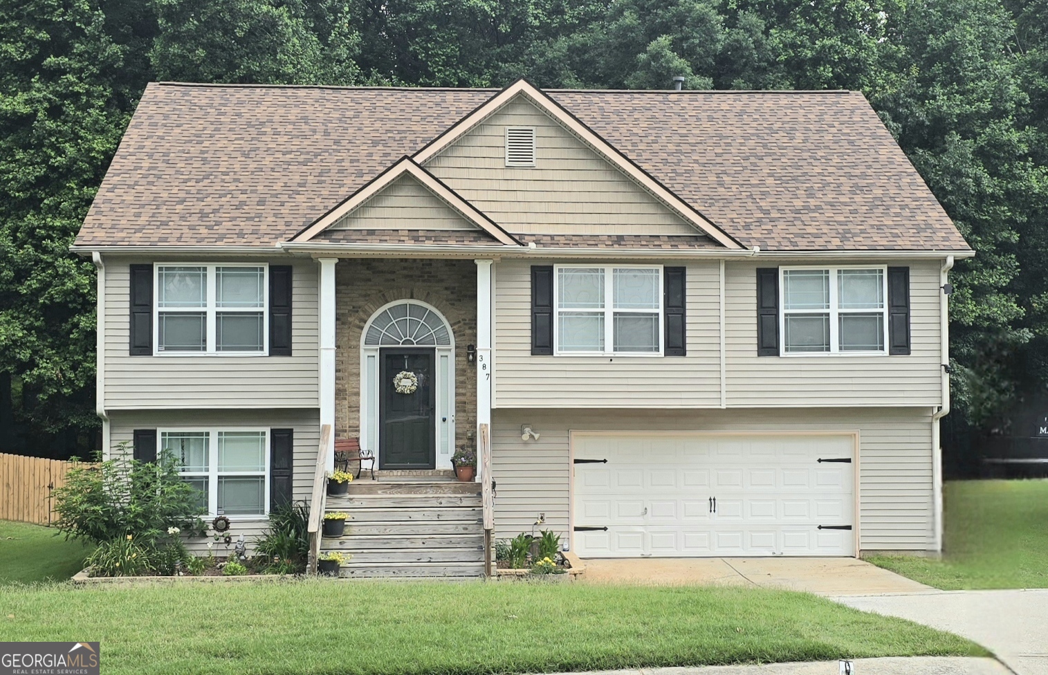 387 Searchlight Drive Property Photo 1