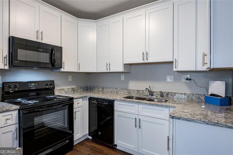 1095 Deckner Avenue Sw Property Photo 1