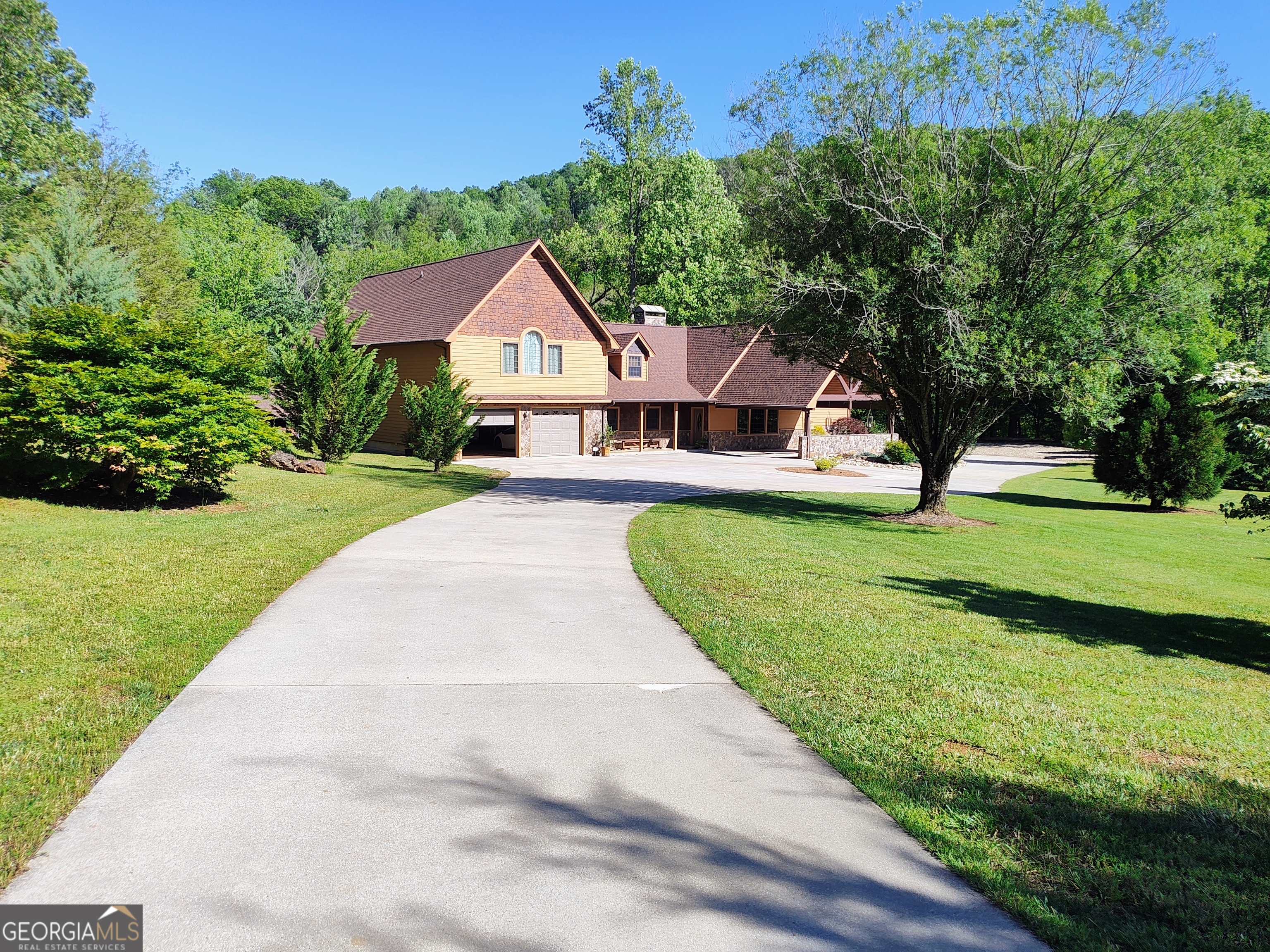 198 Stonecreek Drive Property Photo 1