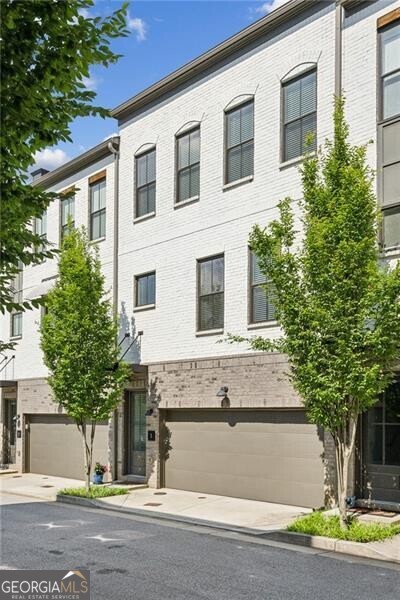 215 Arizona Avenue Ne # 3 Property Photo 1