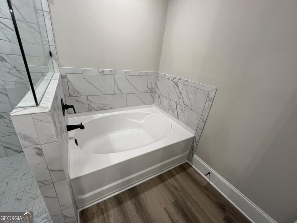 49 Creekside Commons Drive Property Photo 10