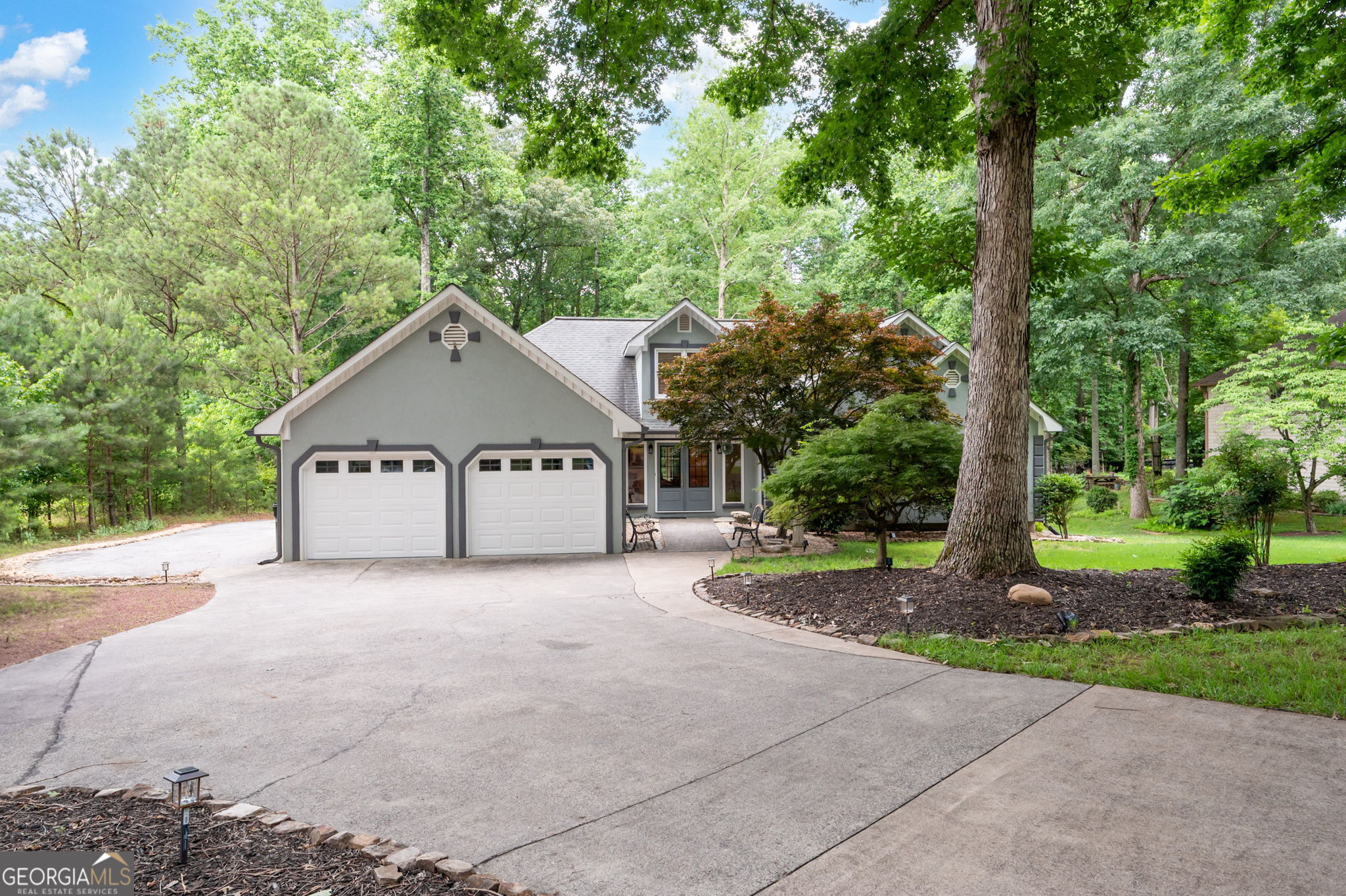 1104 Fox Lane Property Photo 1