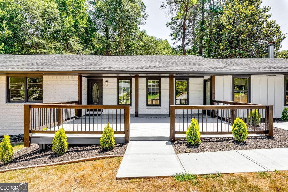 3122 Vandiver Drive Property Photo 1