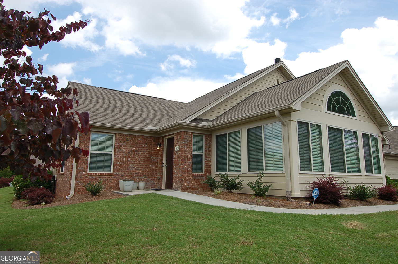 1000 Silver Summit Drive Se Property Photo 1